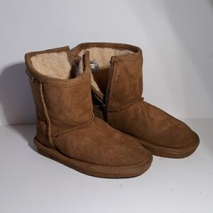 Bearpaw girls sz 11 fuzzy boots